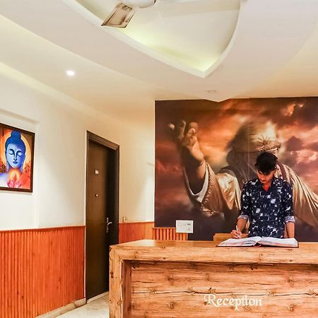 דלהי Hotel O Shri Sai מראה חיצוני תמונה