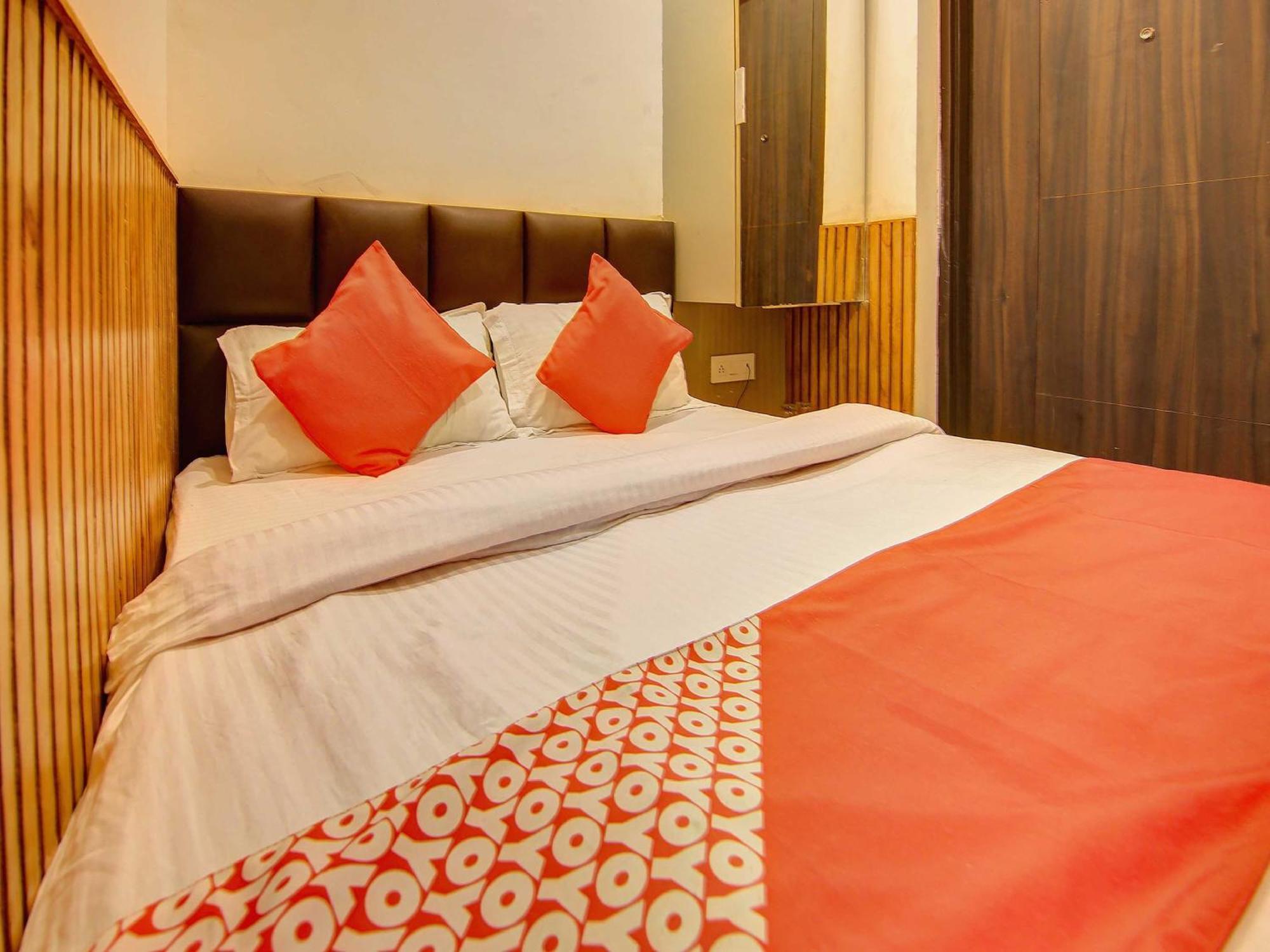 דלהי Hotel O Shri Sai מראה חיצוני תמונה