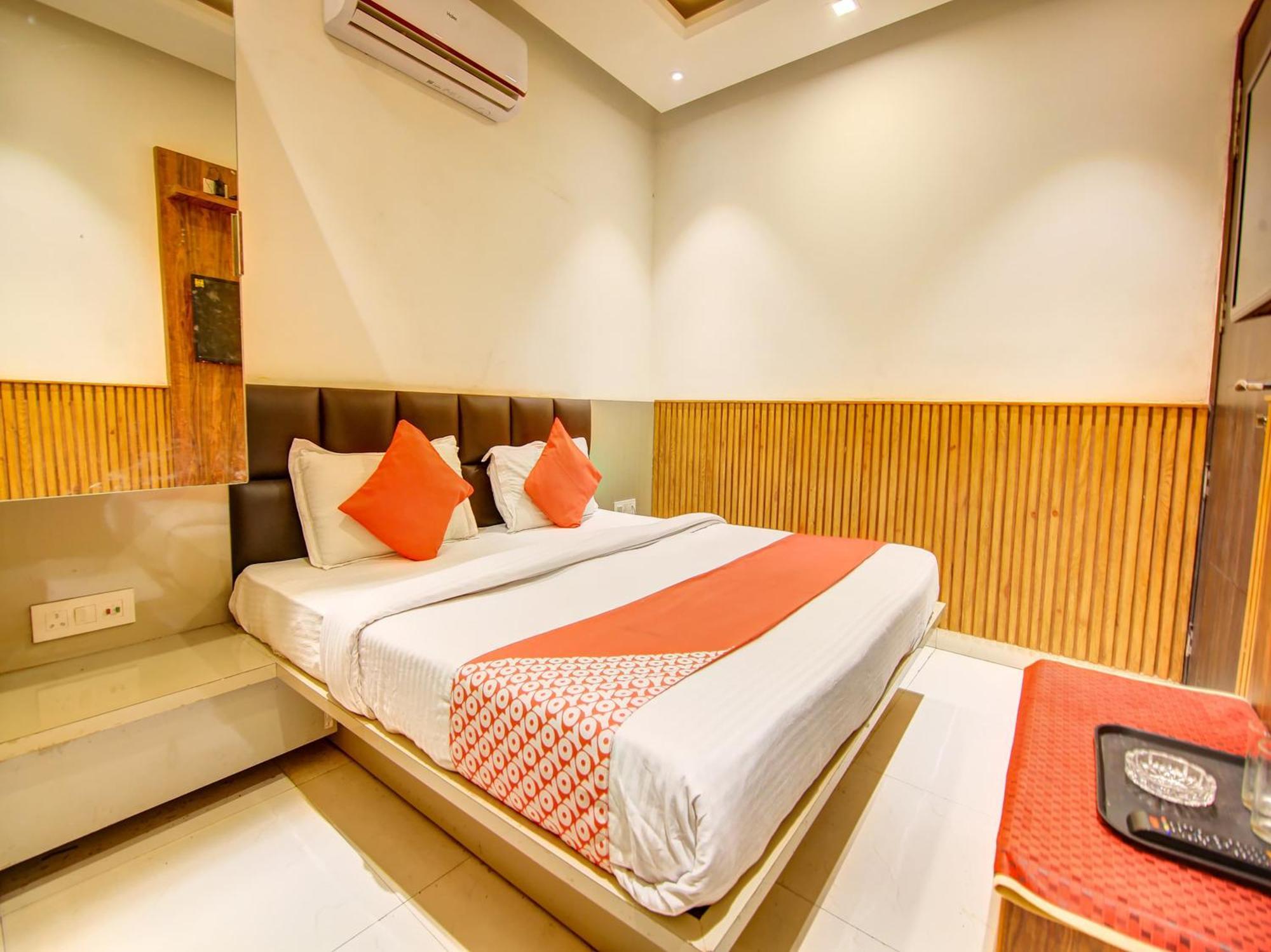 דלהי Hotel O Shri Sai מראה חיצוני תמונה